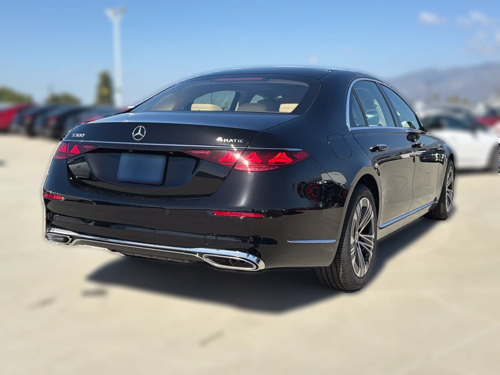 Mercedes-Benz S-Class S 500 4MATIC Sedan 2027 — side view