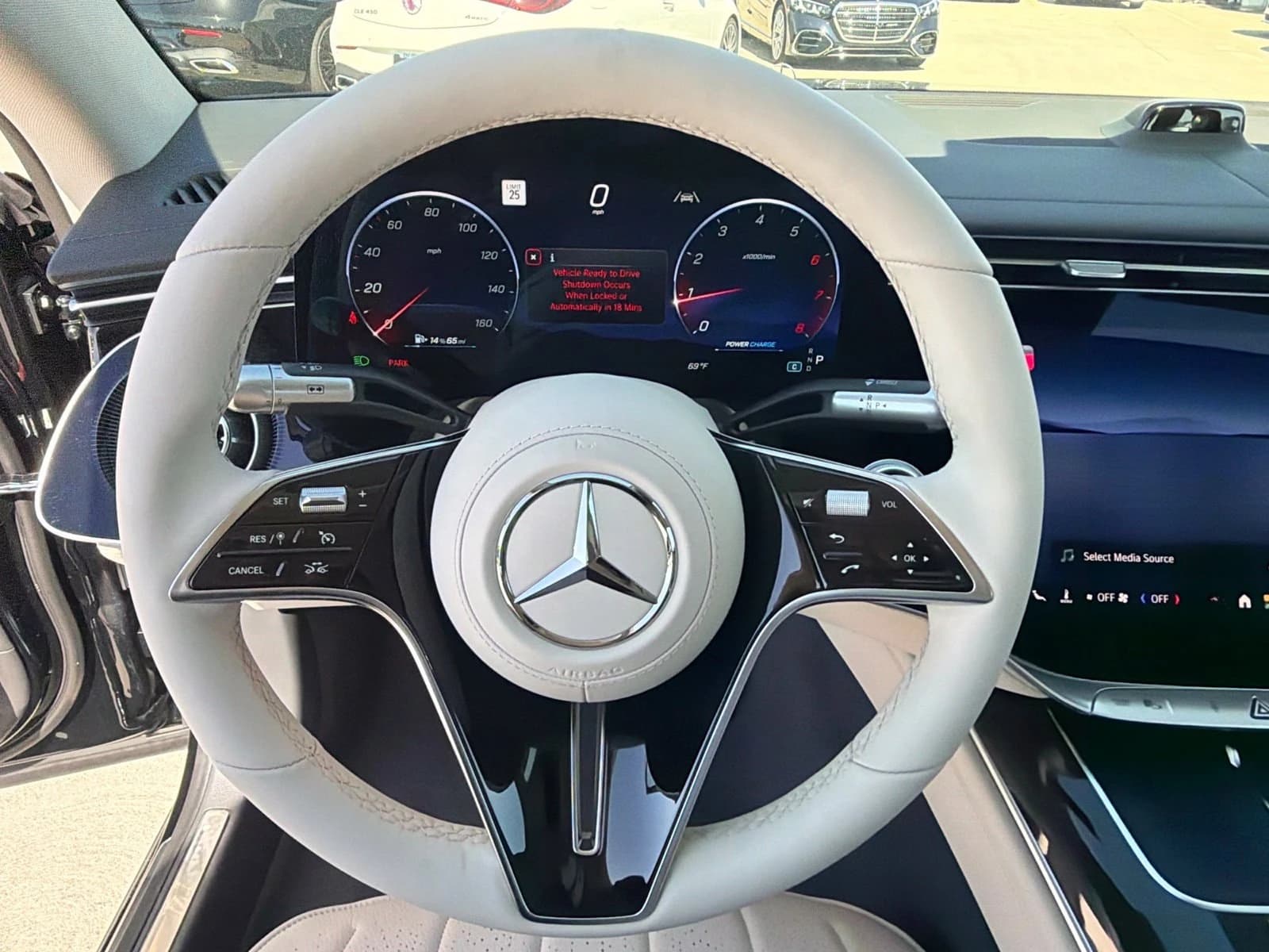 Mercedes-Benz S-Class S 500 4MATIC Sedan 2027 — side view