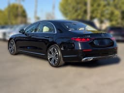 Mercedes-Benz S-Class S 500 4MATIC Sedan 2027 — side view