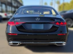 Mercedes-Benz S-Class S 500 4MATIC Sedan 2027 — side view