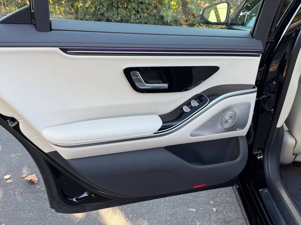 Mercedes-Benz S-Class S 500 4MATIC Sedan 2027 — side view