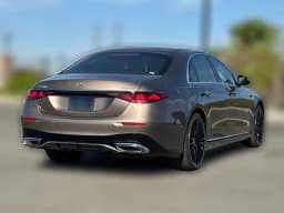 Mercedes-Benz S-Class S 580 4MATIC Sedan 2027 — side view