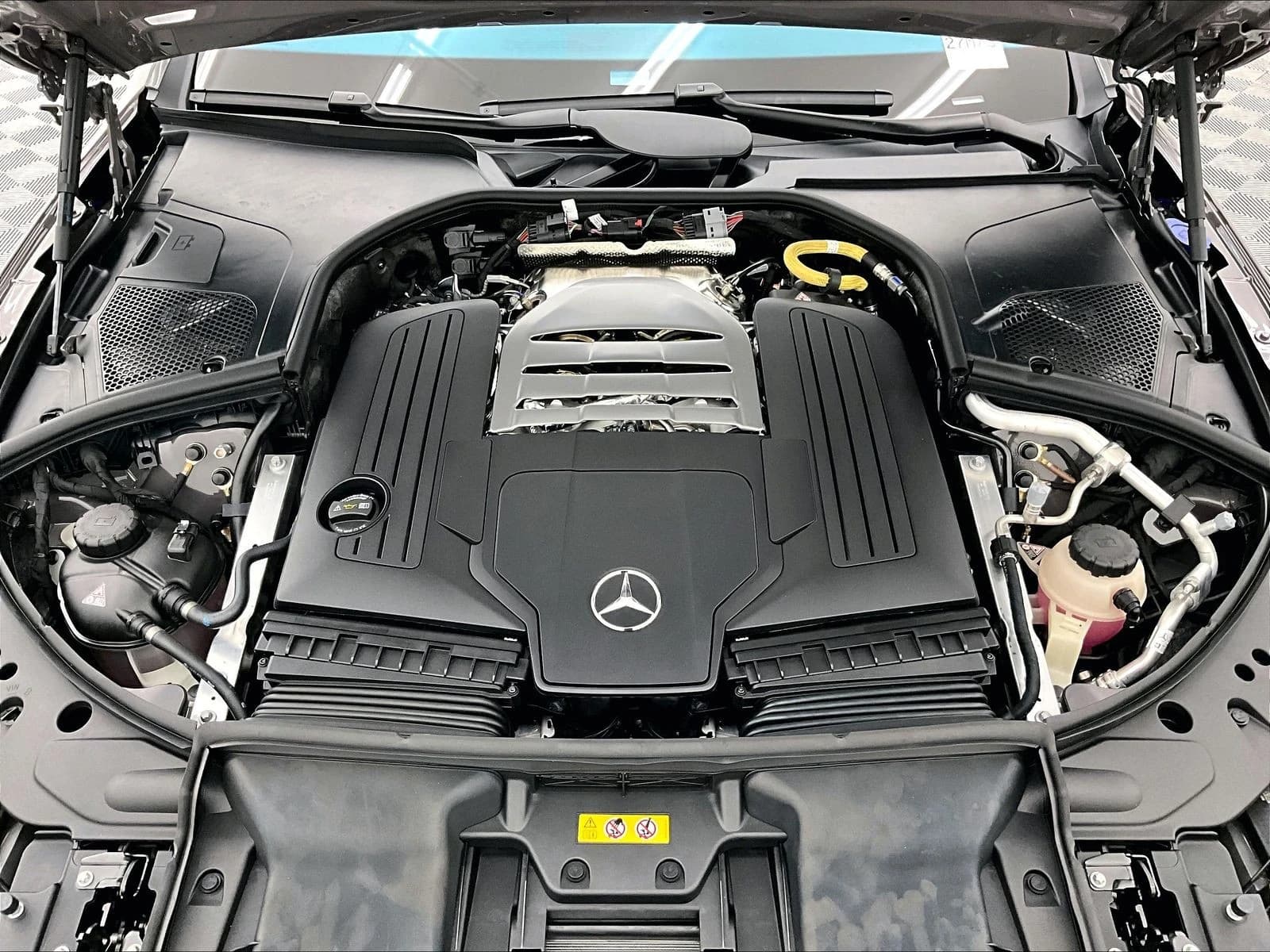 Mercedes-Benz S-Class S 580 4MATIC Sedan 2027 — side view