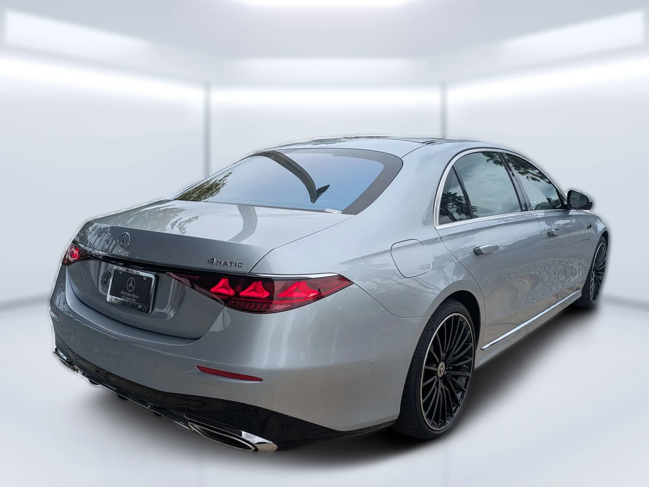 Mercedes-Benz S-Class S 580 4MATIC Sedan 2027 — side view