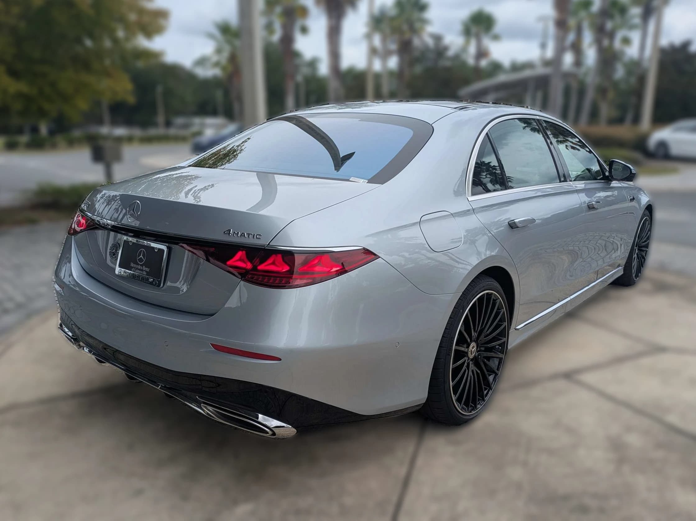 Mercedes-Benz S-Class S 580 4MATIC Sedan 2027 — side view