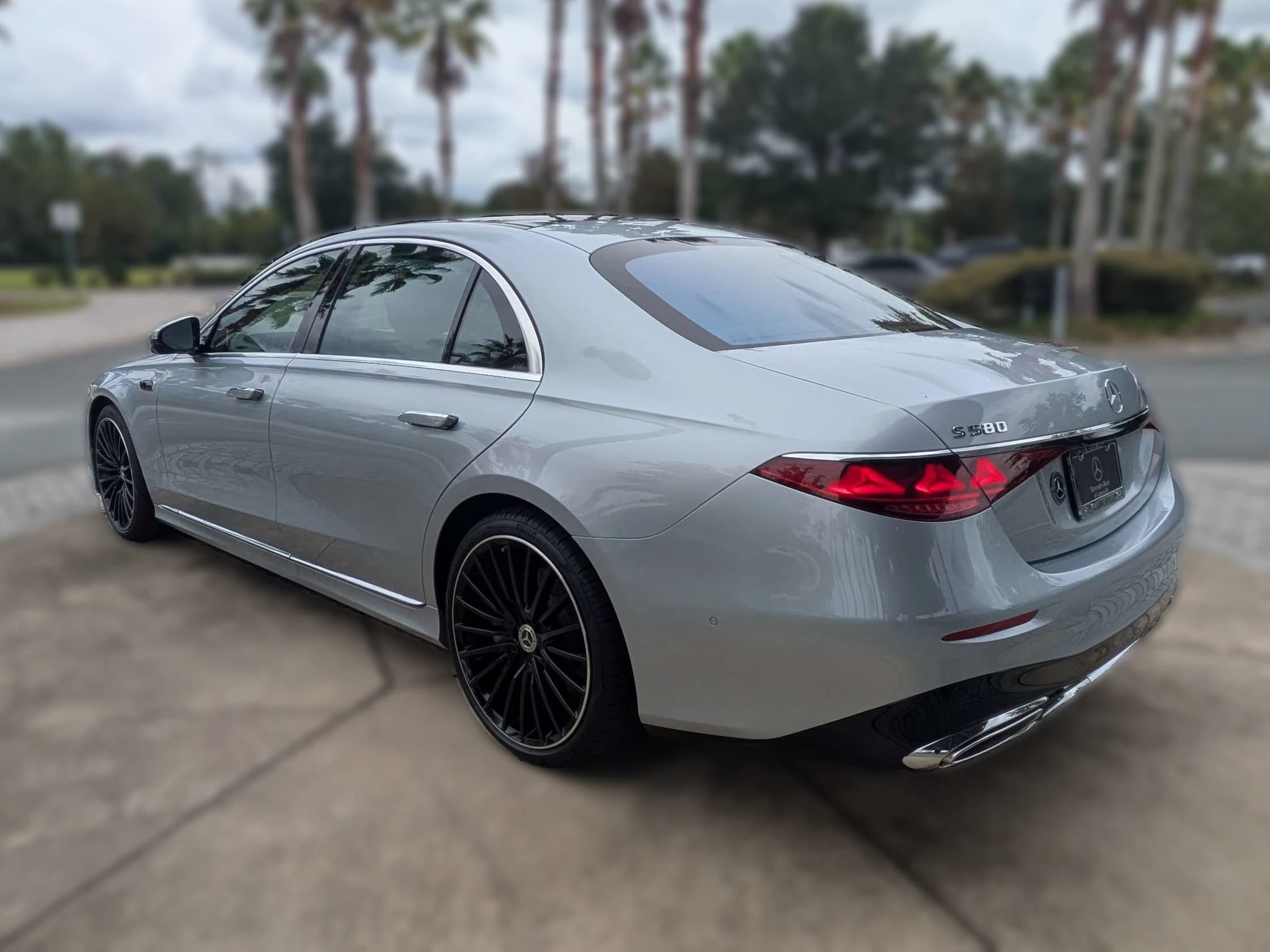 Mercedes-Benz S-Class S 580 4MATIC Sedan 2027 — side view