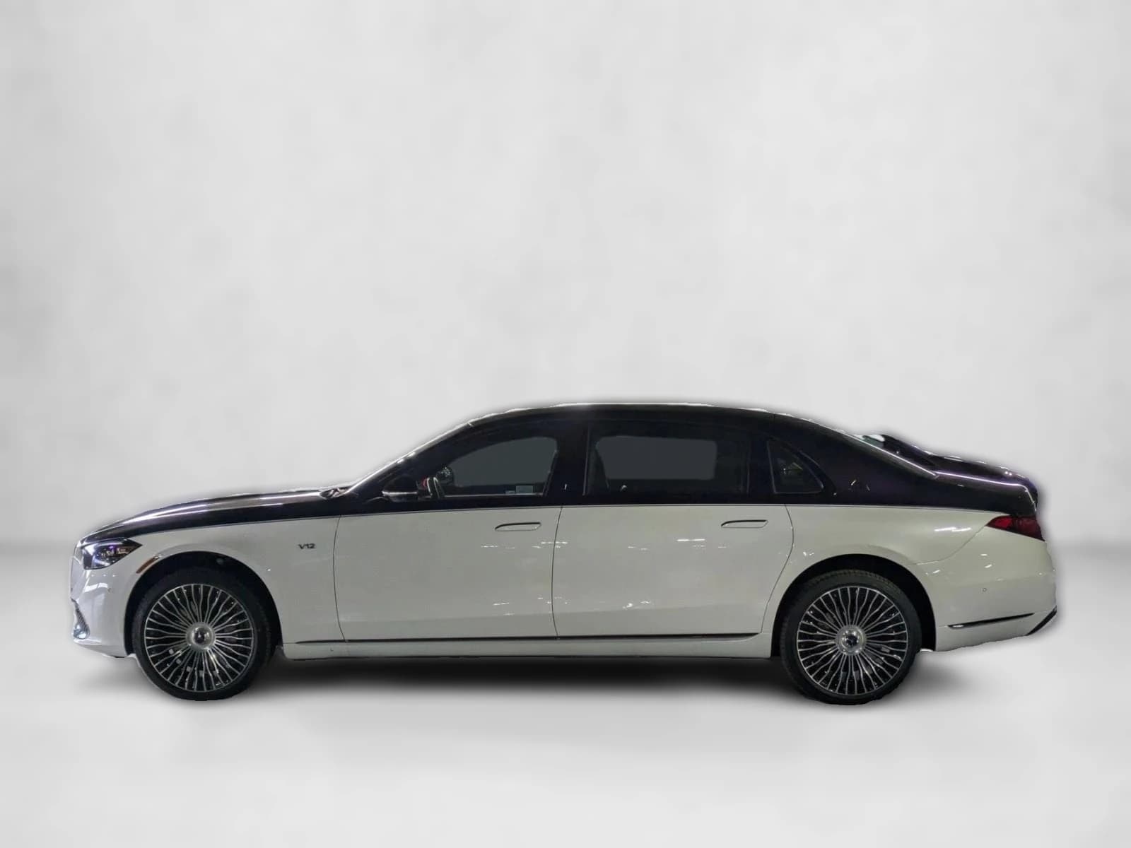 Mercedes-Benz S-Class Maybach S 680 4MATIC Sedan 2025 — side view