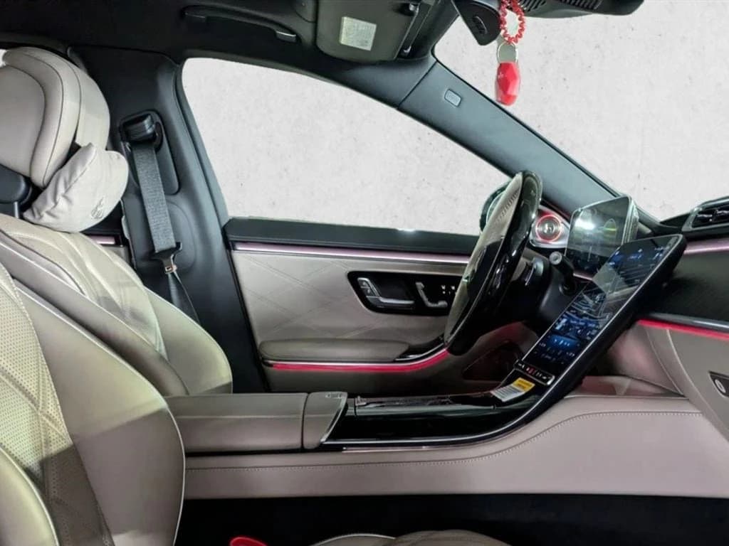 Mercedes-Benz S-Class Maybach S 680 4MATIC Sedan 2025 — side view