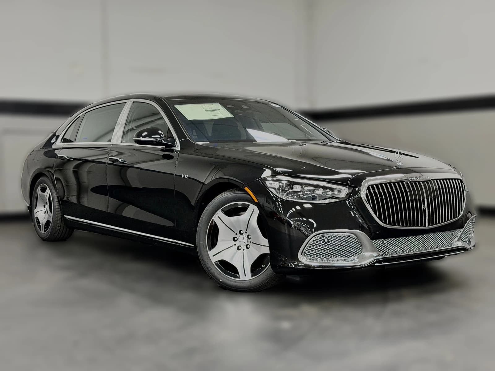 Mercedes-Benz S-Class Maybach S 680 4MATIC Sedan 2026 — side view
