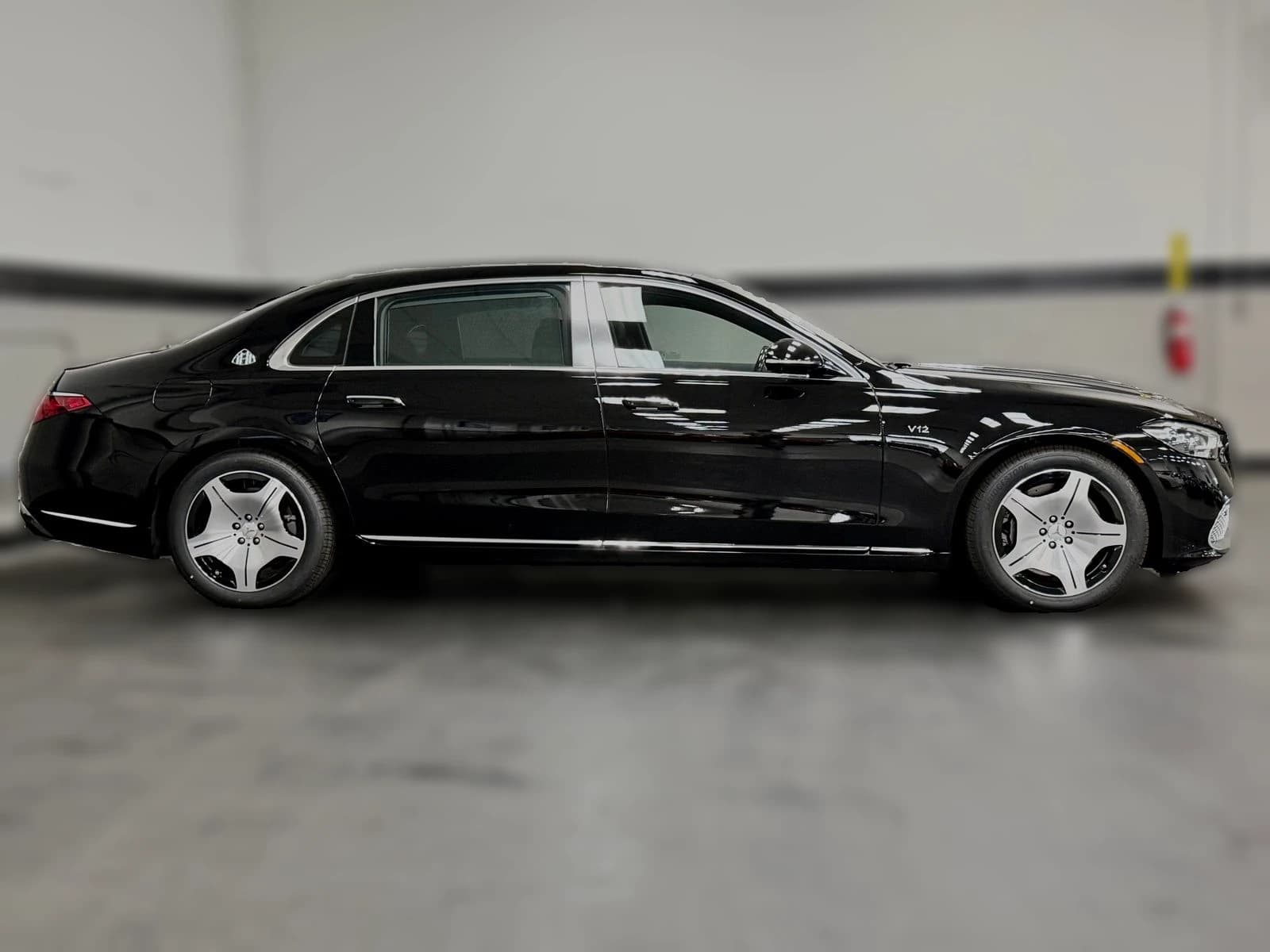 Mercedes-Benz S-Class Maybach S 680 4MATIC Sedan 2026 — side view