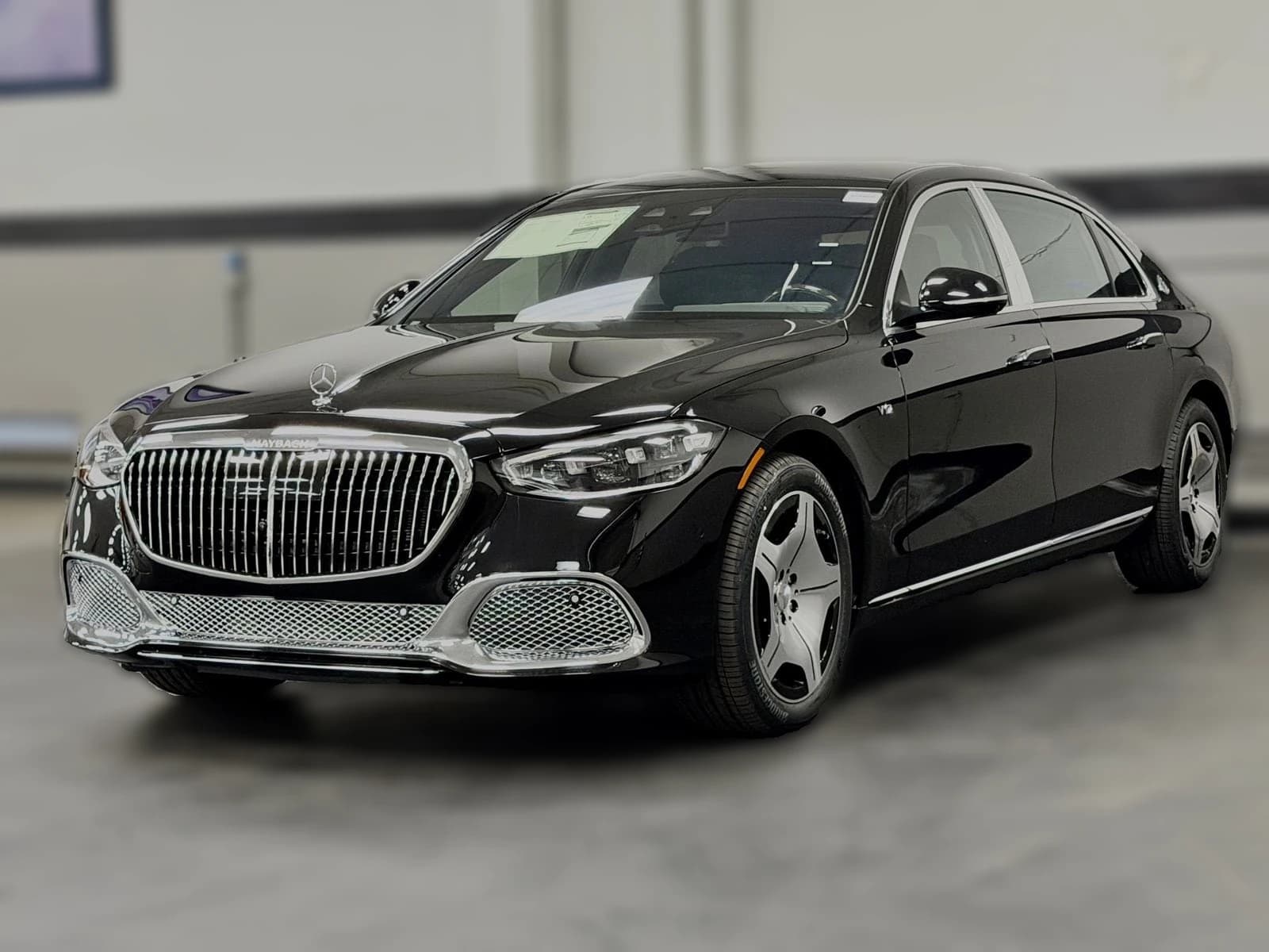 Mercedes-Benz S-Class Maybach S 680 4MATIC Sedan 2026 — side view