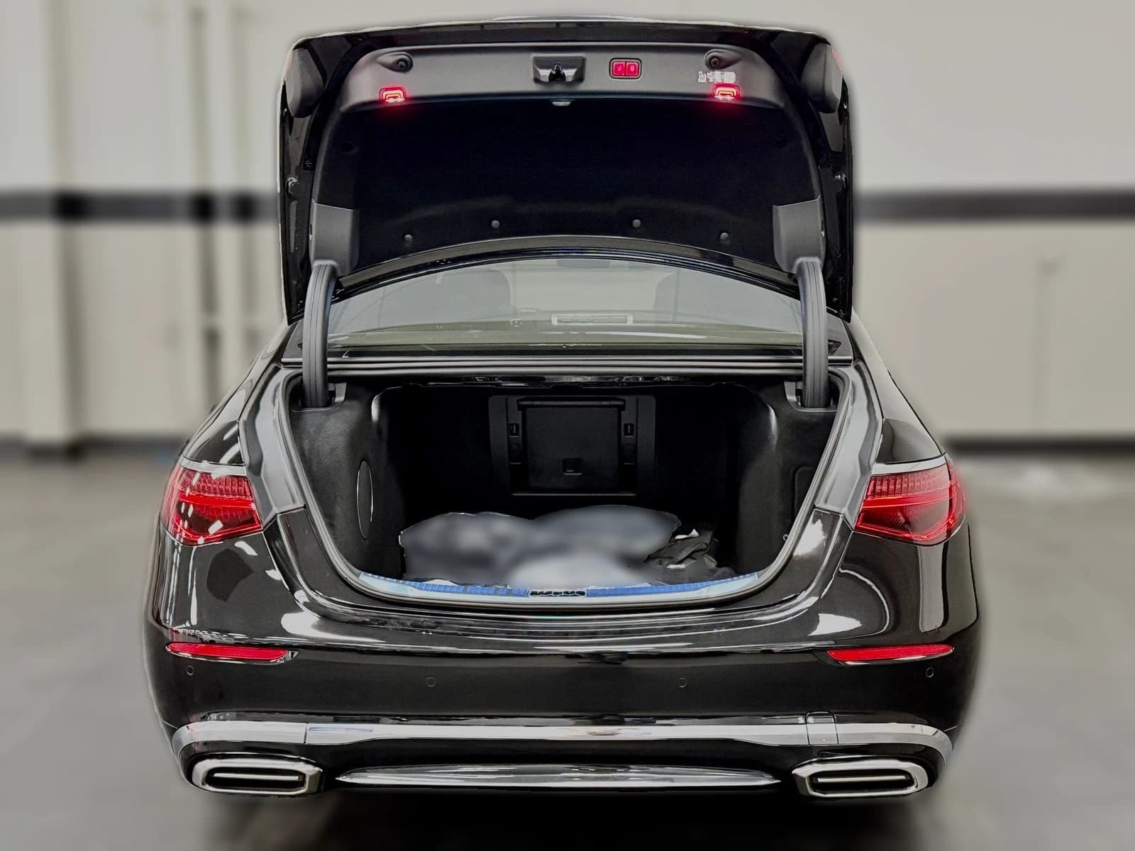 Mercedes-Benz S-Class Maybach S 680 4MATIC Sedan 2026 — side view