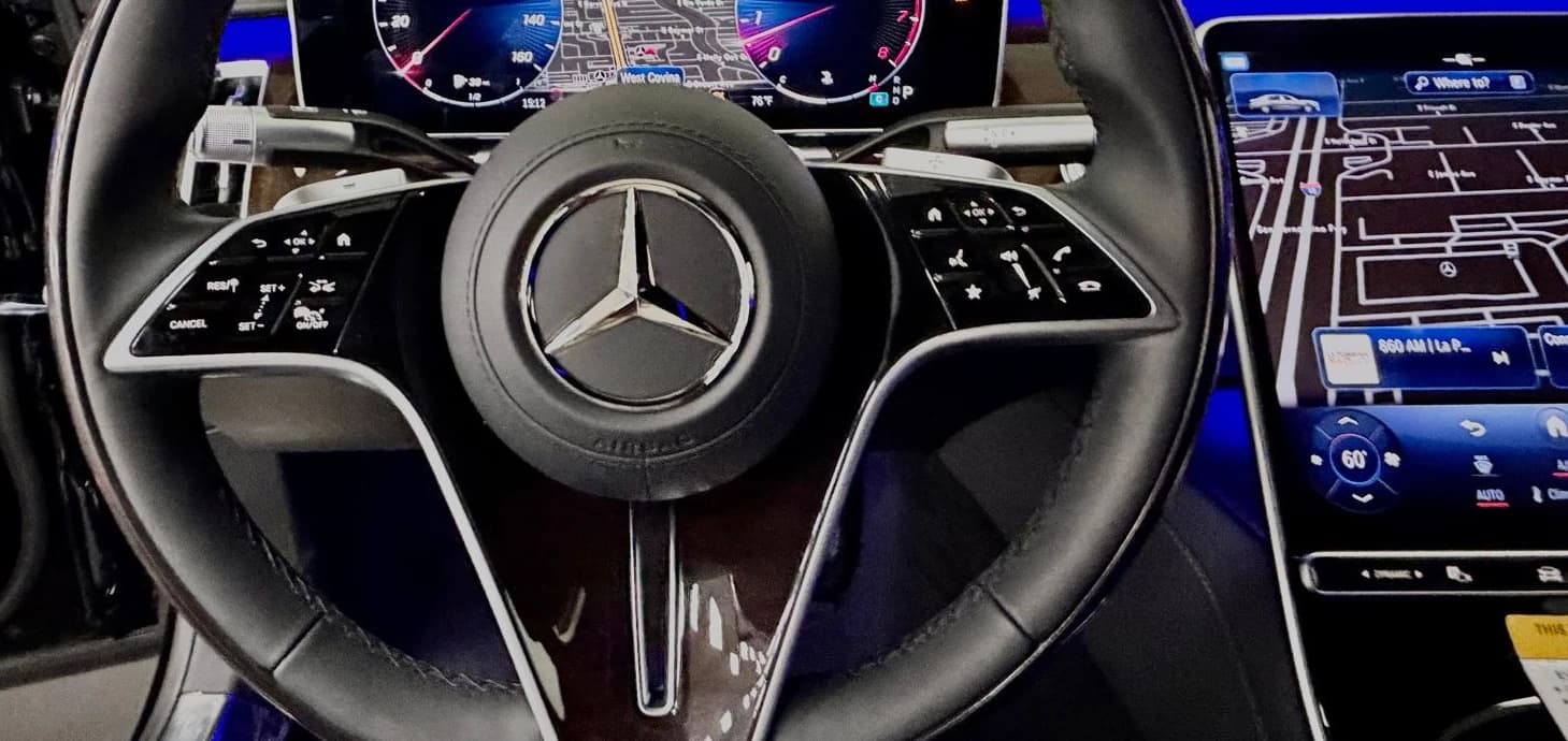 Mercedes-Benz S-Class Maybach S 680 4MATIC Sedan 2026 — side view