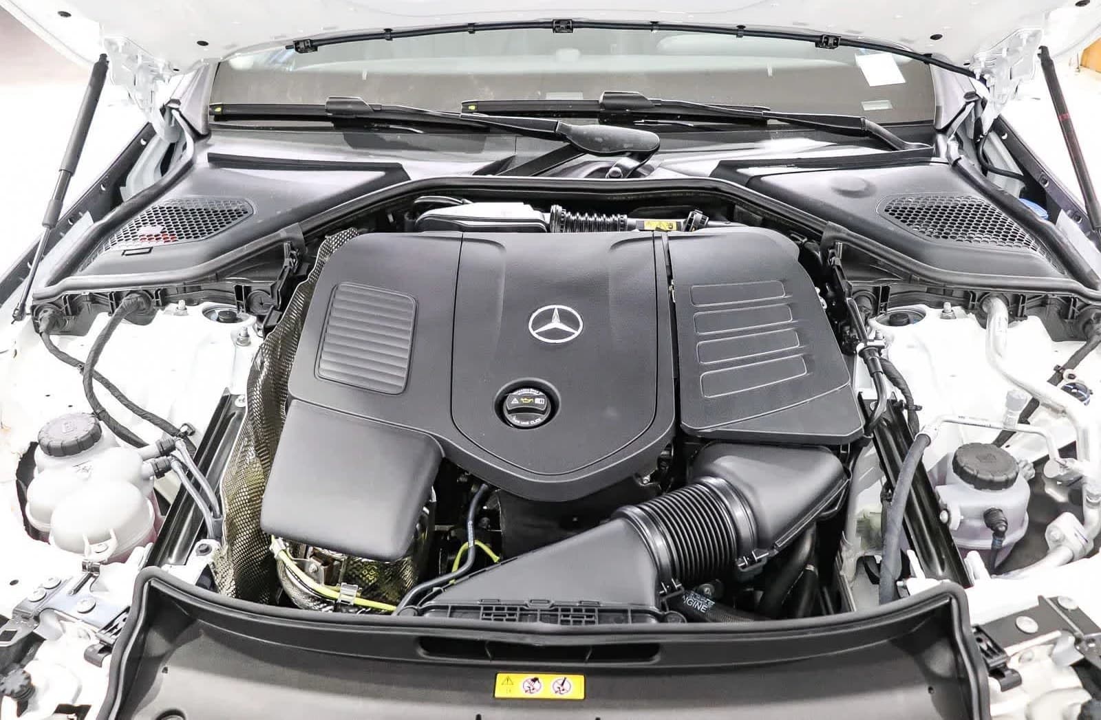 Mercedes-Benz E-Class E 350 RWD Sedan 2026 — side view