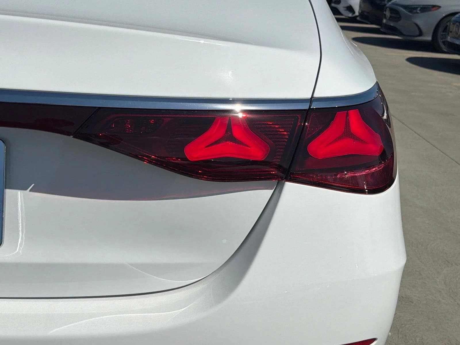 Mercedes-Benz E-Class E 350 RWD Sedan 2027 — side view