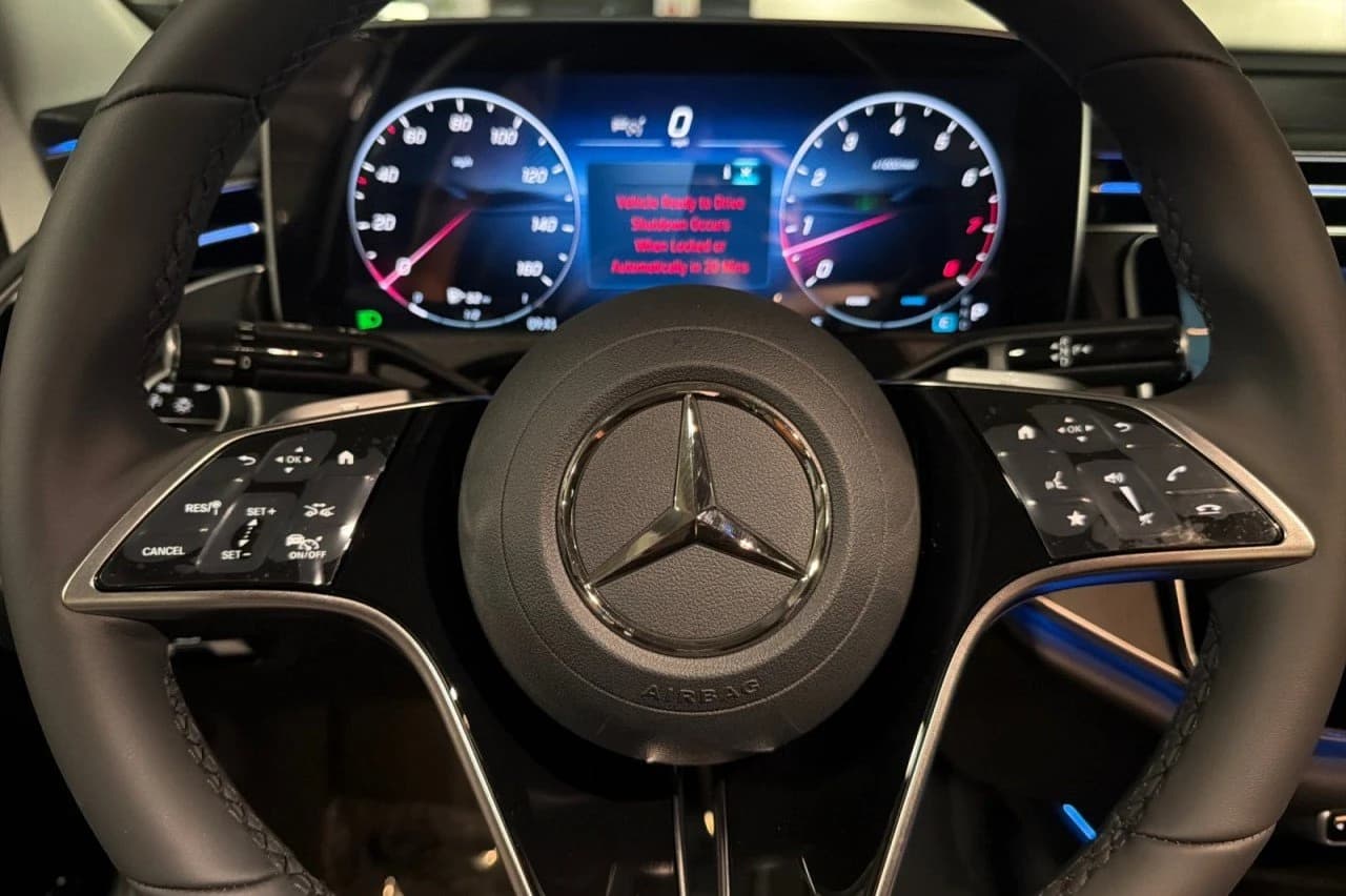 Mercedes-Benz E-Class E 350 RWD Sedan 2027 — side view