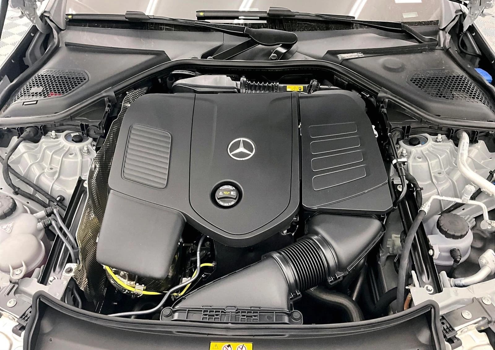 Mercedes-Benz E-Class E 350 RWD Sedan 2026 — side view