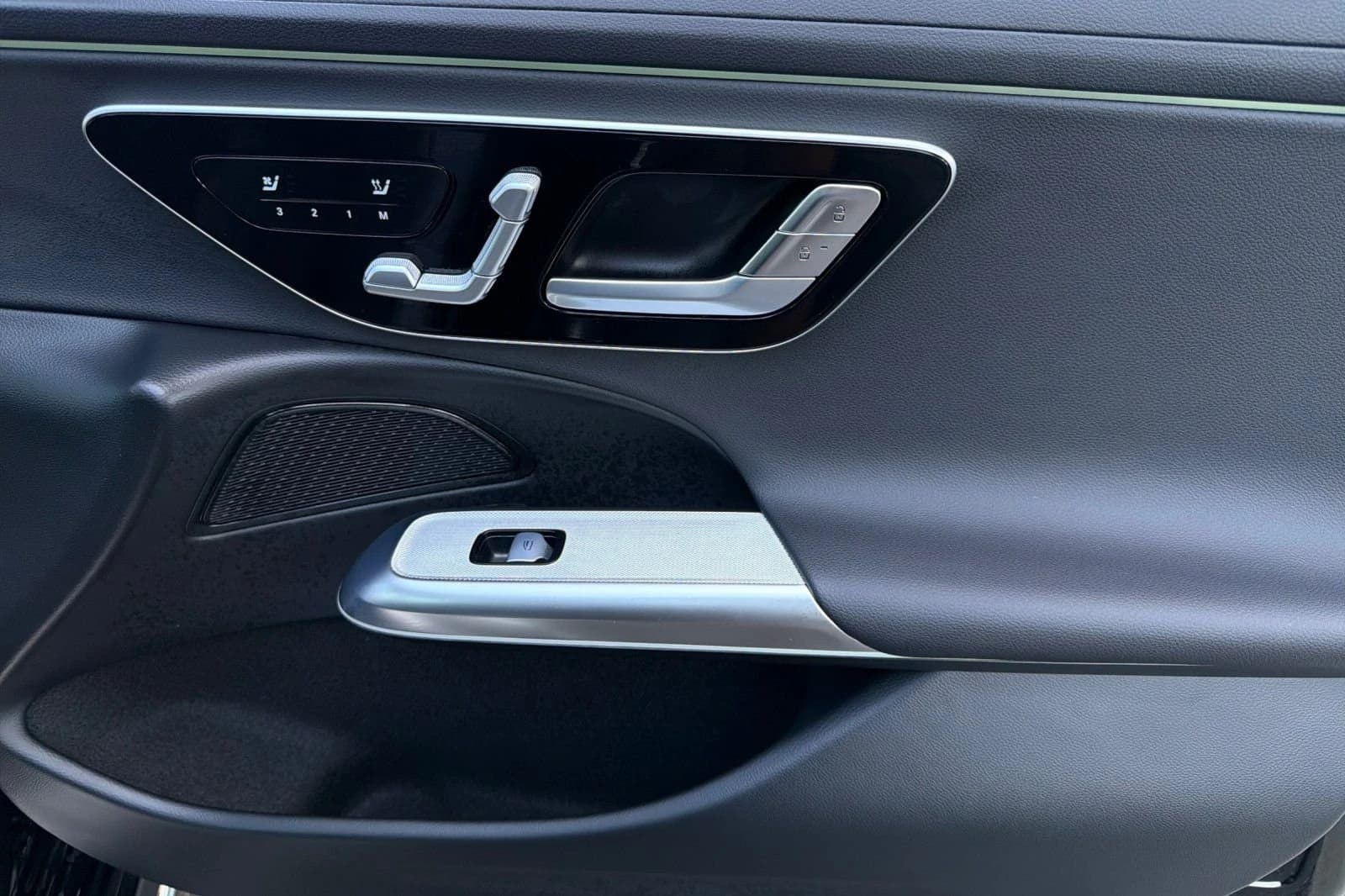 Mercedes-Benz E-Class E 350 RWD Sedan 2026 — side view