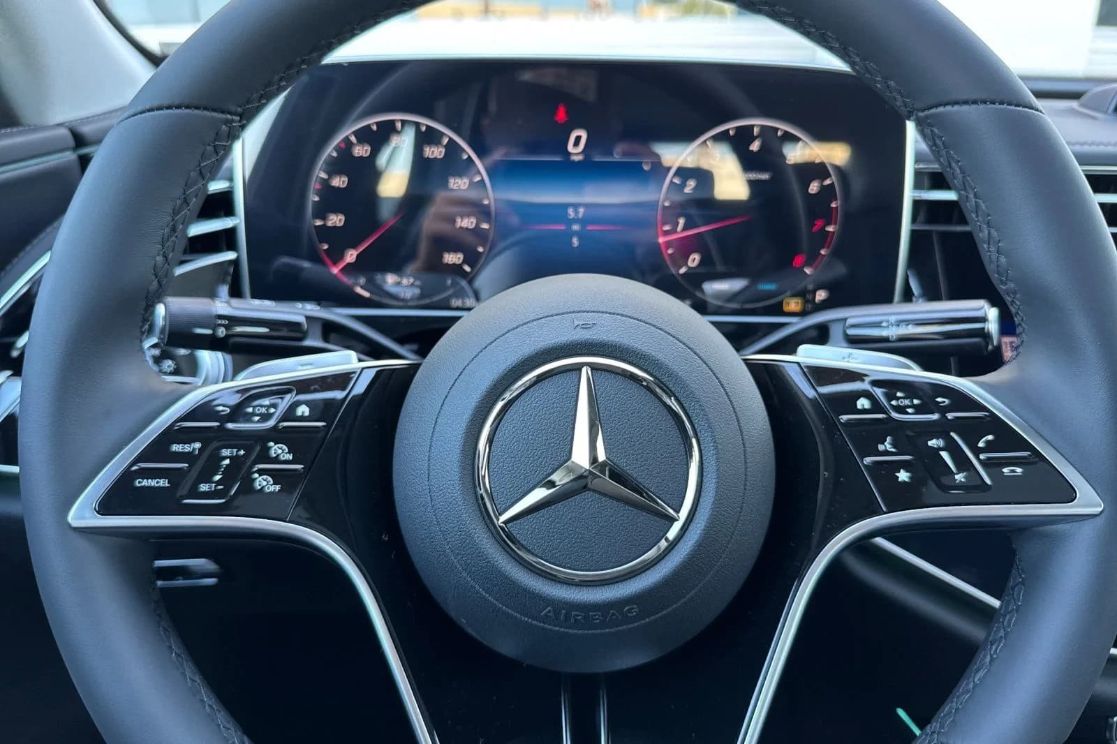 Mercedes-Benz E-Class E 350 RWD Sedan 2026 — side view