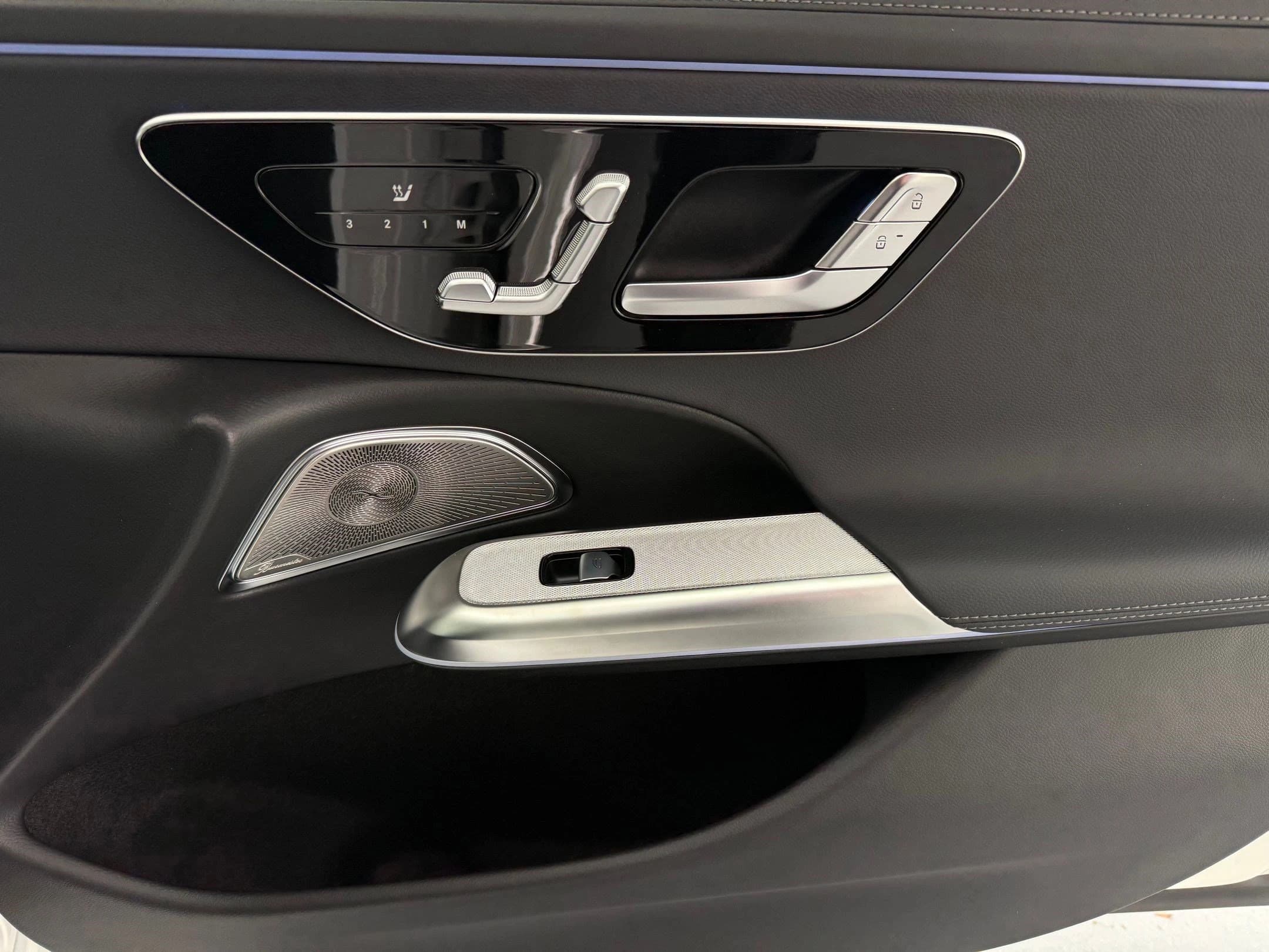 Mercedes-Benz E-Class E 350 RWD Sedan 2026 — side view