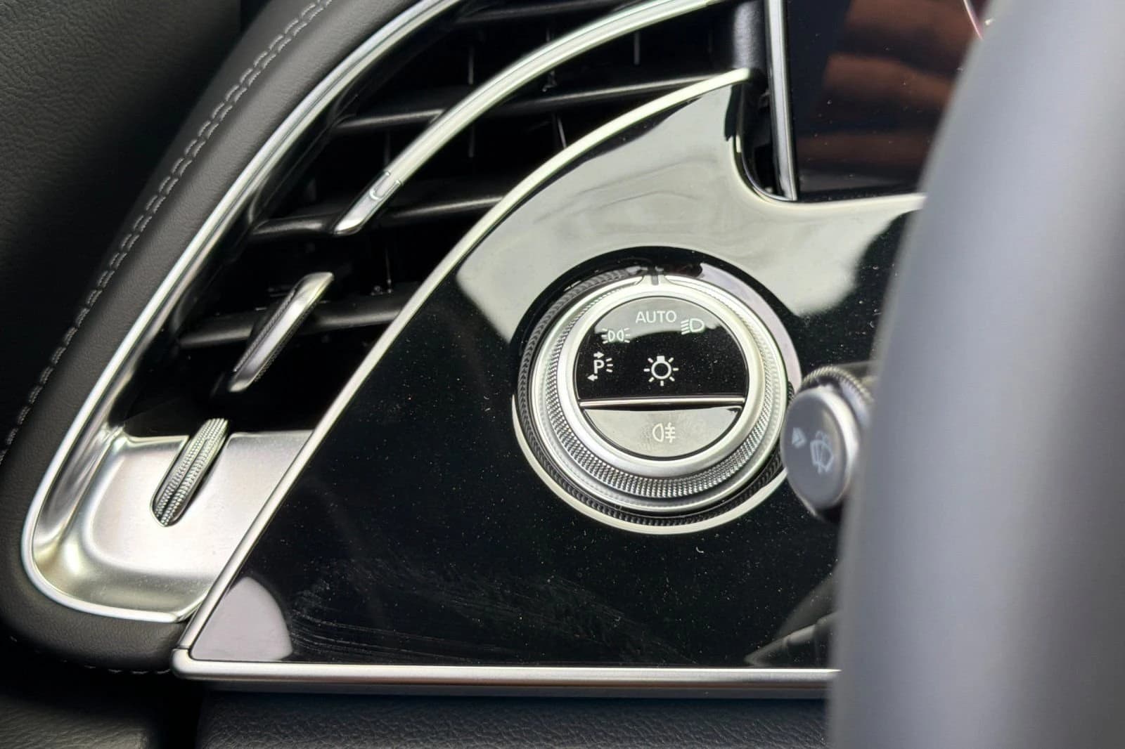 Mercedes-Benz E-Class E 350 RWD Sedan 2026 — side view