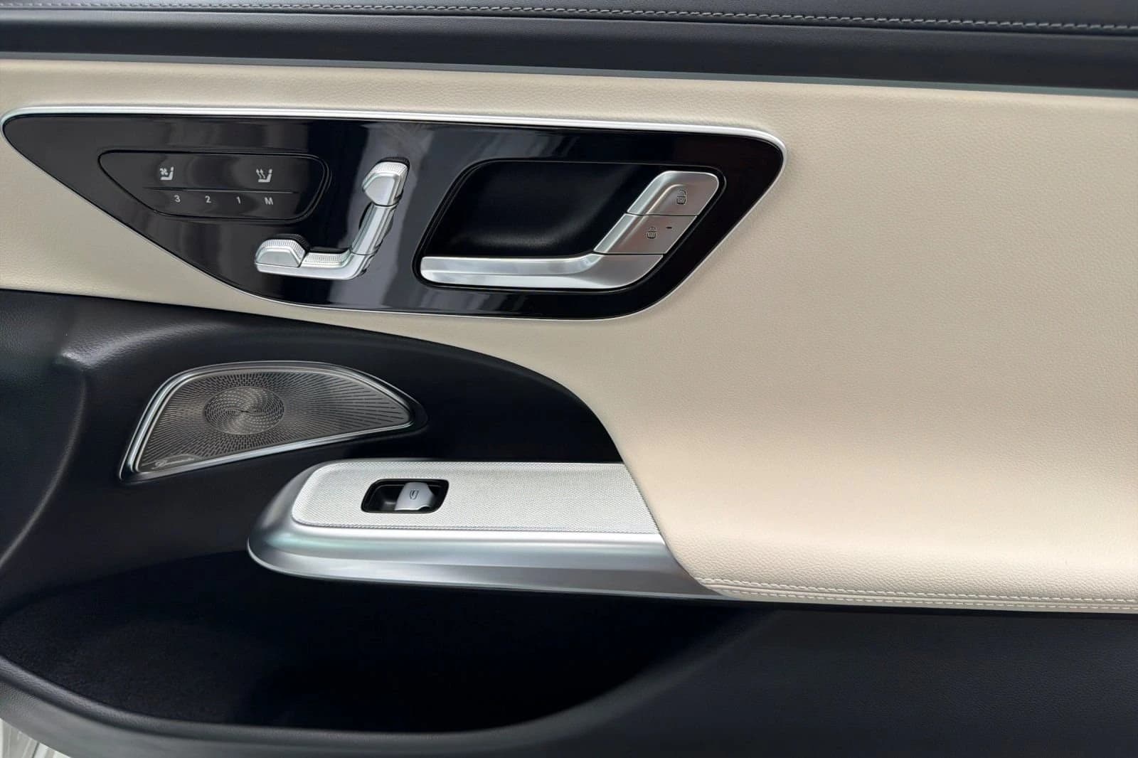 Mercedes-Benz E-Class E 350 RWD Sedan 2027 — side view