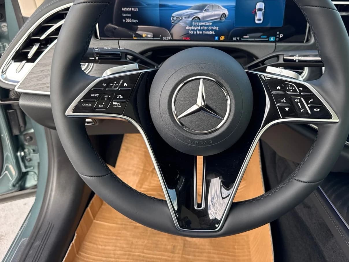 Mercedes-Benz E-Class E 350 RWD Sedan 2027 — side view