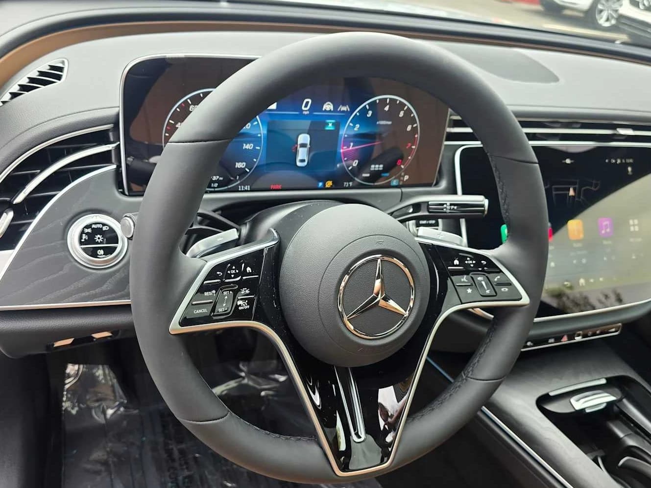 Mercedes-Benz E-Class E 350 RWD Sedan 2027 — side view
