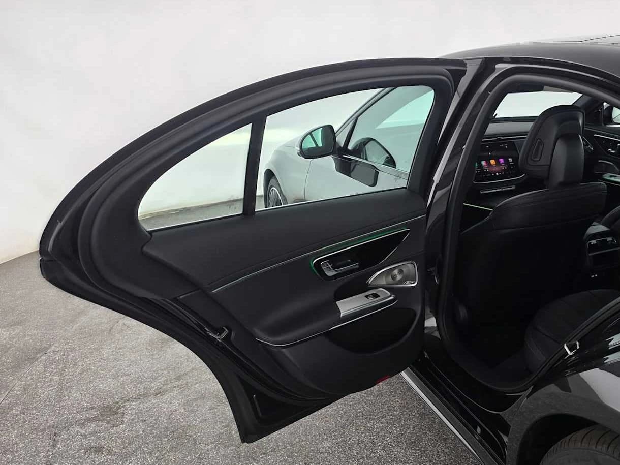 Mercedes-Benz E-Class E 350 RWD Sedan 2027 — side view