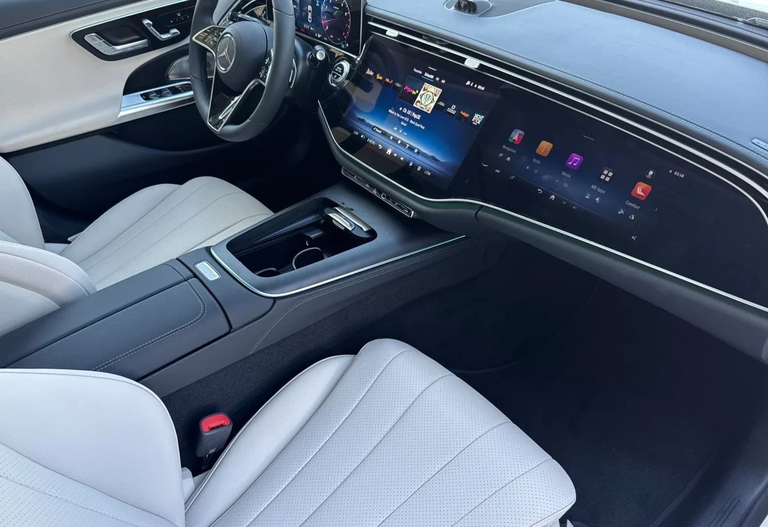Mercedes-Benz E-Class E 350 RWD Sedan 2026 — side view