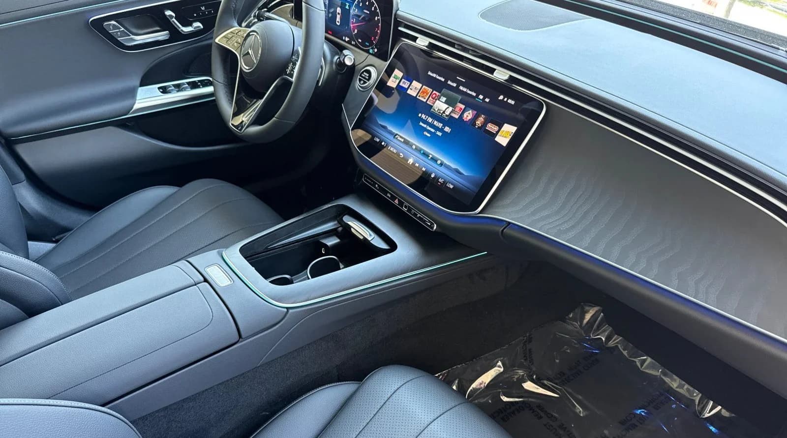 Mercedes-Benz E-Class E 350 RWD Sedan 2026 — side view