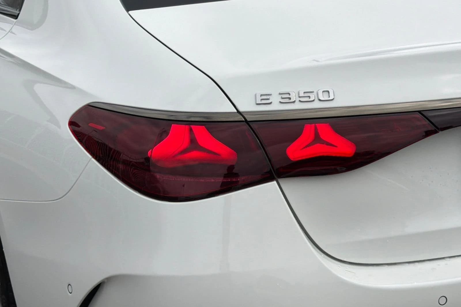 Mercedes-Benz E-Class E 350 RWD Sedan 2027 — side view