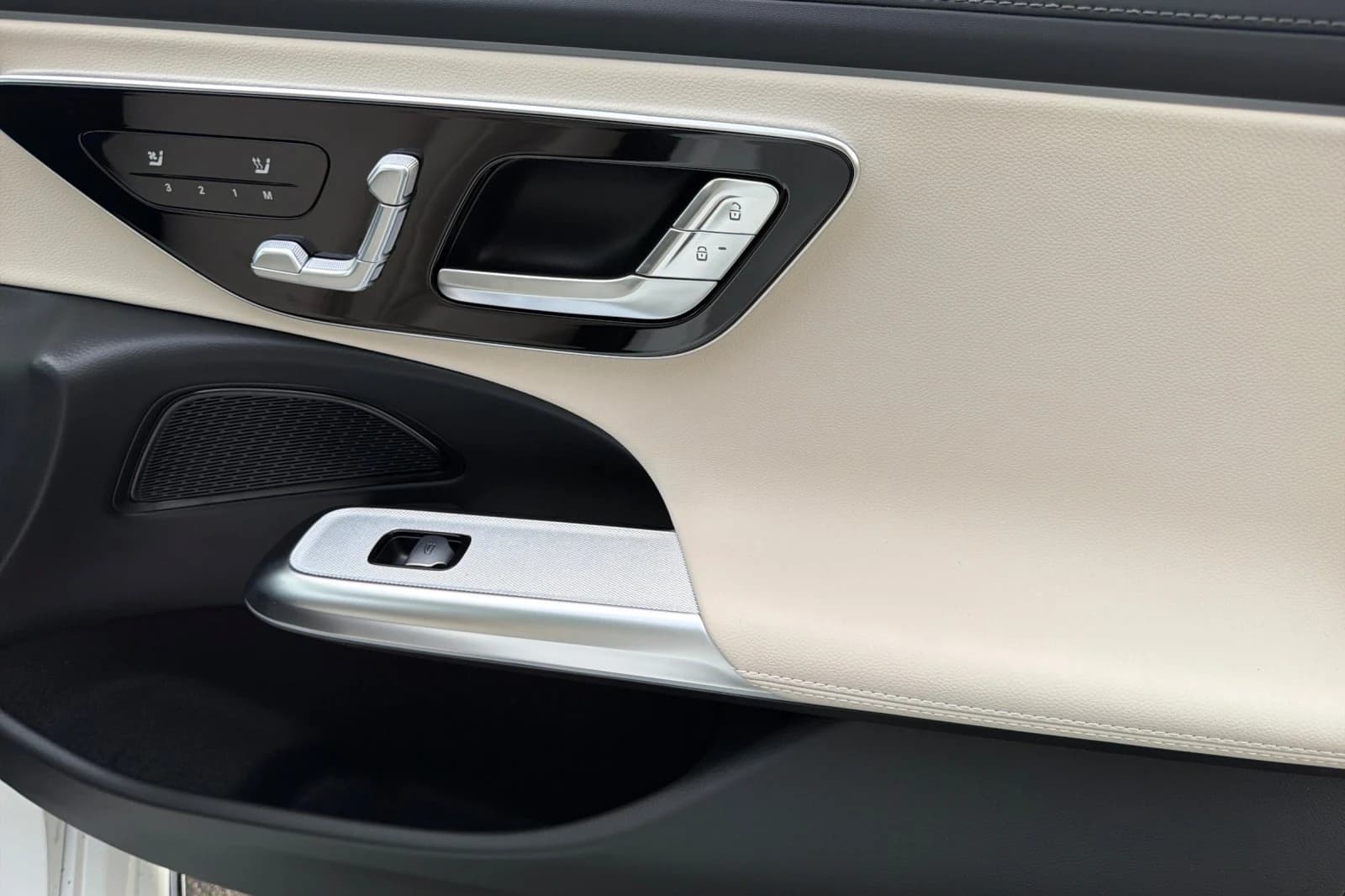 Mercedes-Benz E-Class E 350 RWD Sedan 2027 — side view