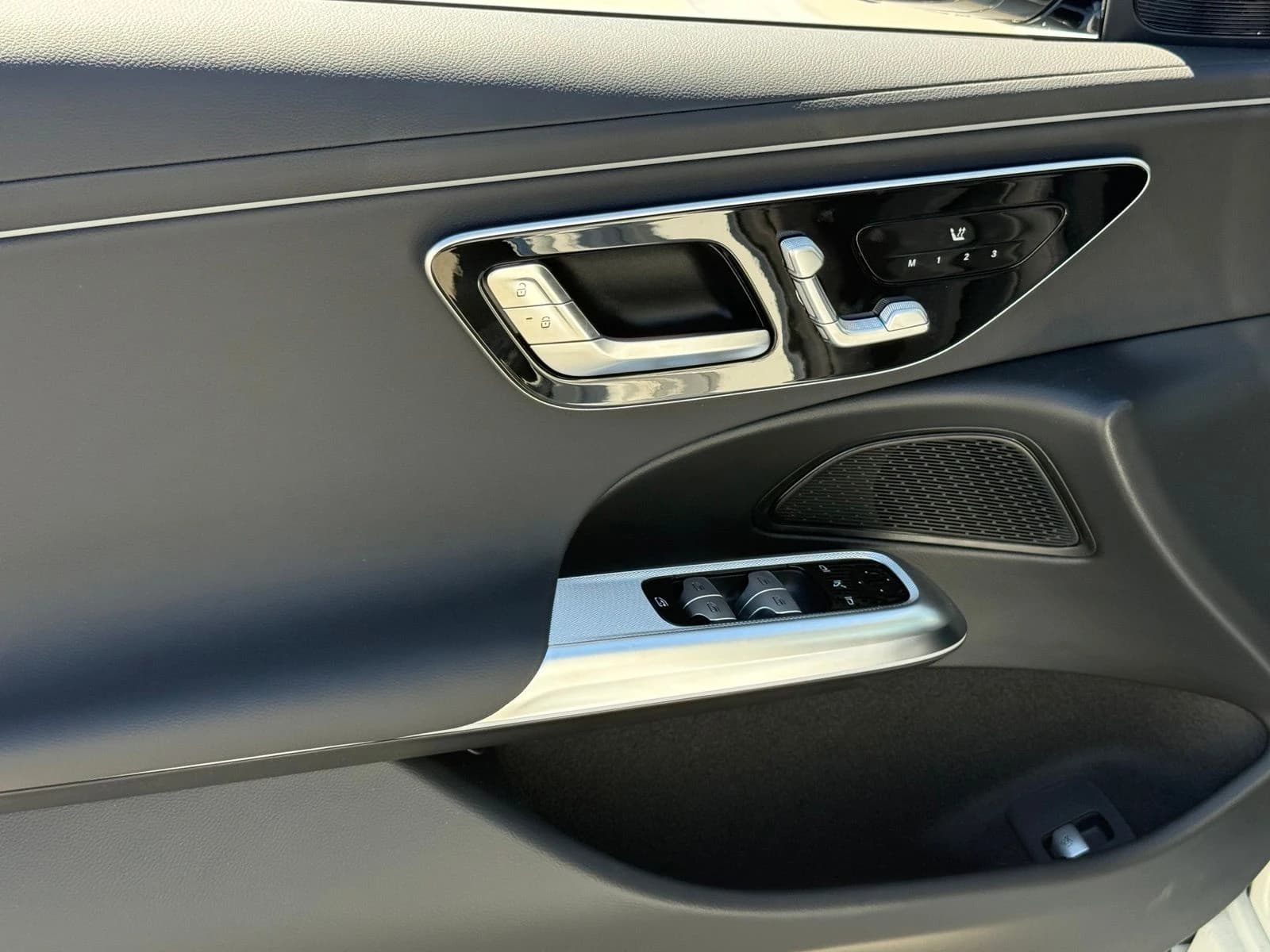 Mercedes-Benz E-Class E 350 RWD Sedan 2026 — side view