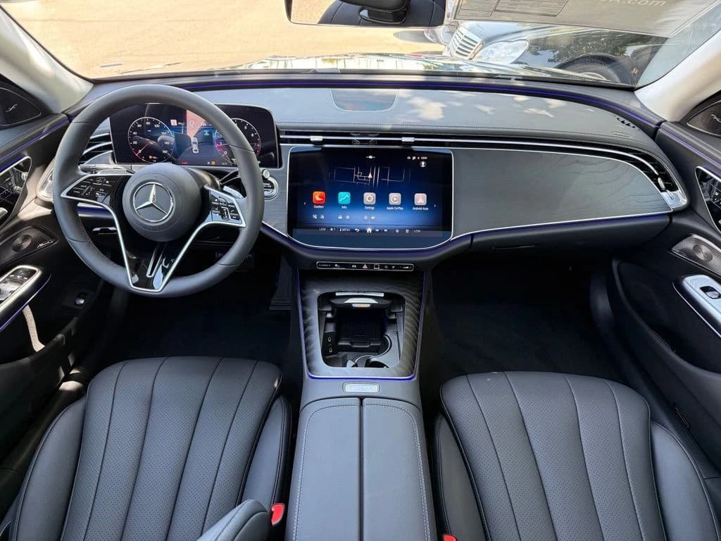 Mercedes-Benz E-Class E 350 RWD Sedan 2027 — side view