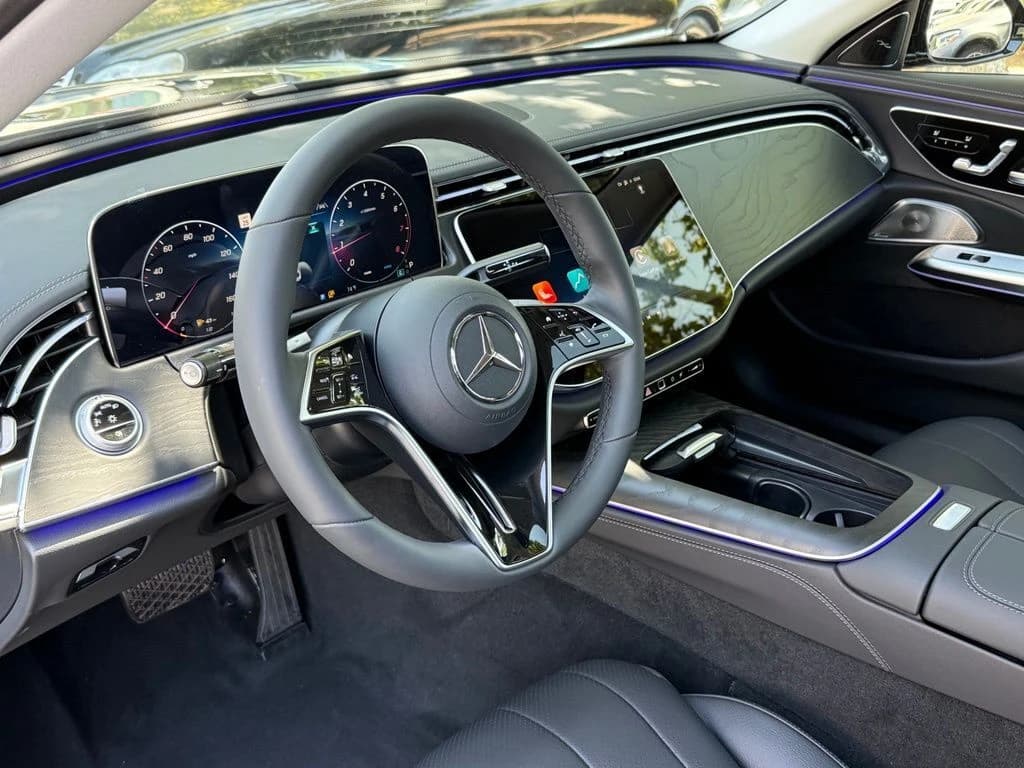 Mercedes-Benz E-Class E 350 RWD Sedan 2027 — side view