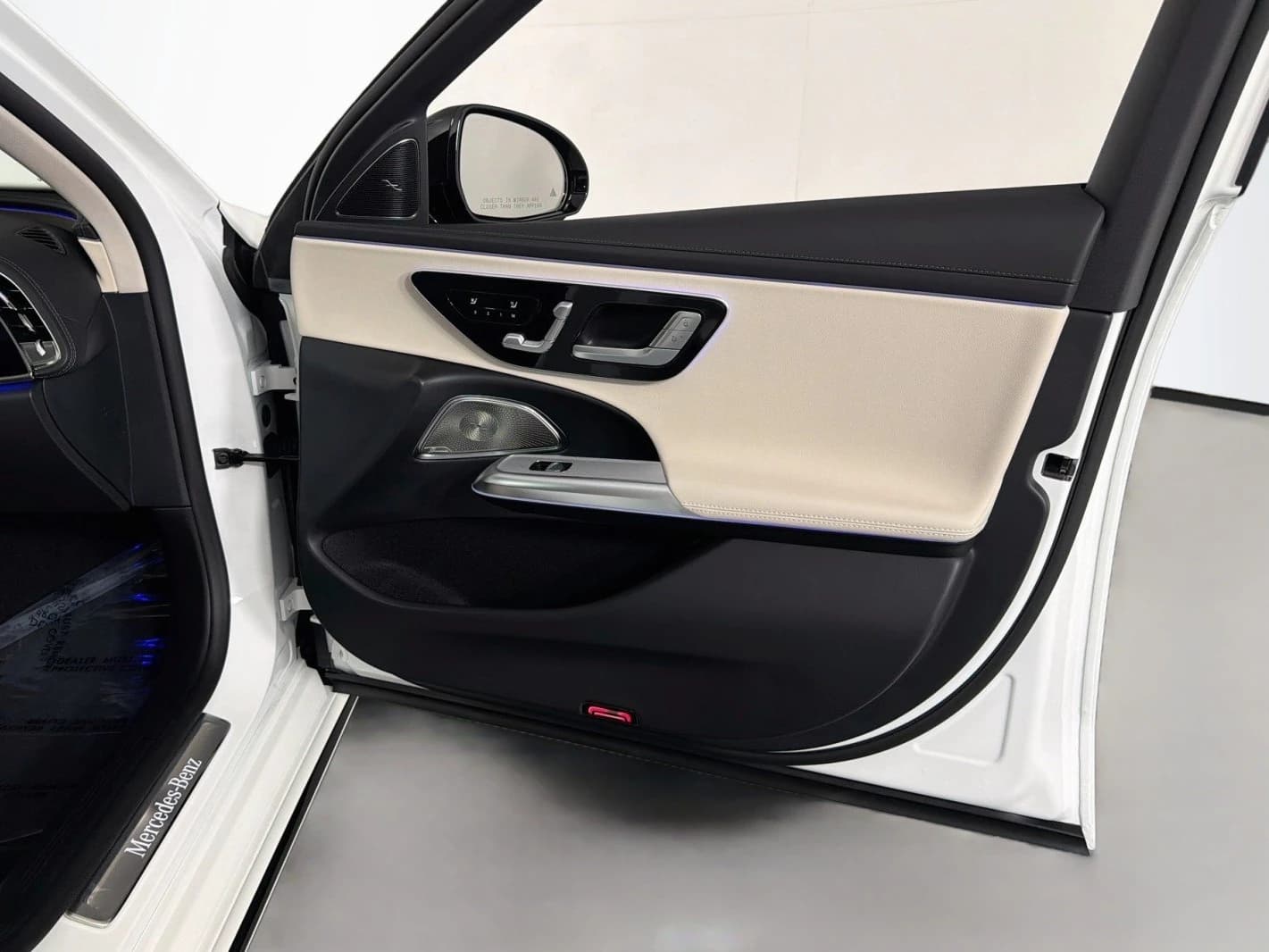 Mercedes-Benz E-Class E 350 RWD Sedan 2027 — side view