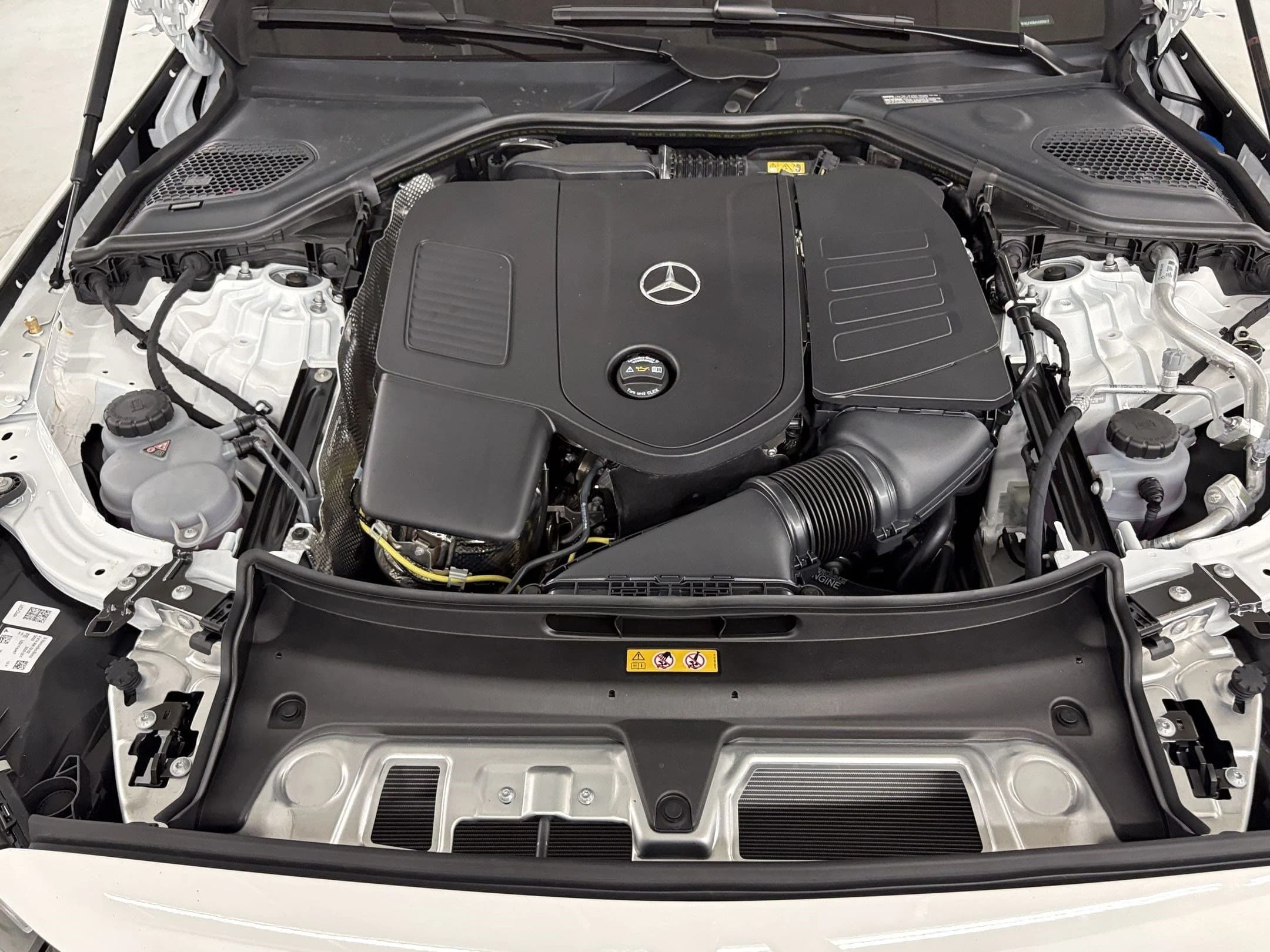 Mercedes-Benz E-Class E 350 RWD Sedan 2027 — side view
