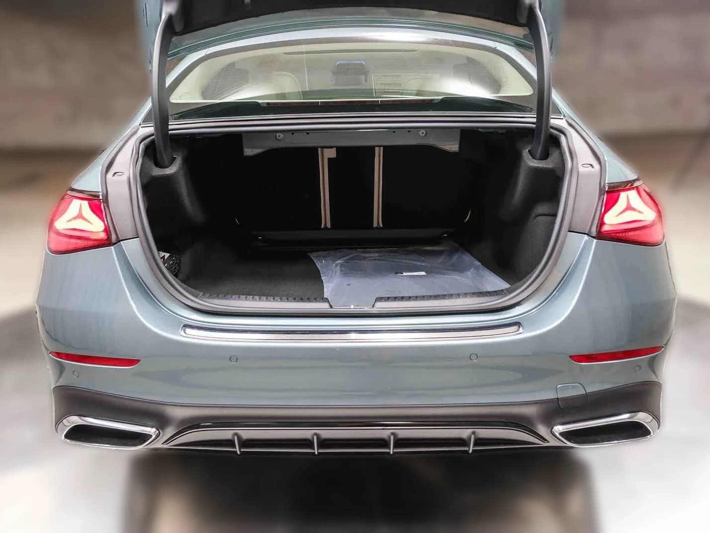 Mercedes-Benz E-Class E 350 RWD Sedan 2027 — side view