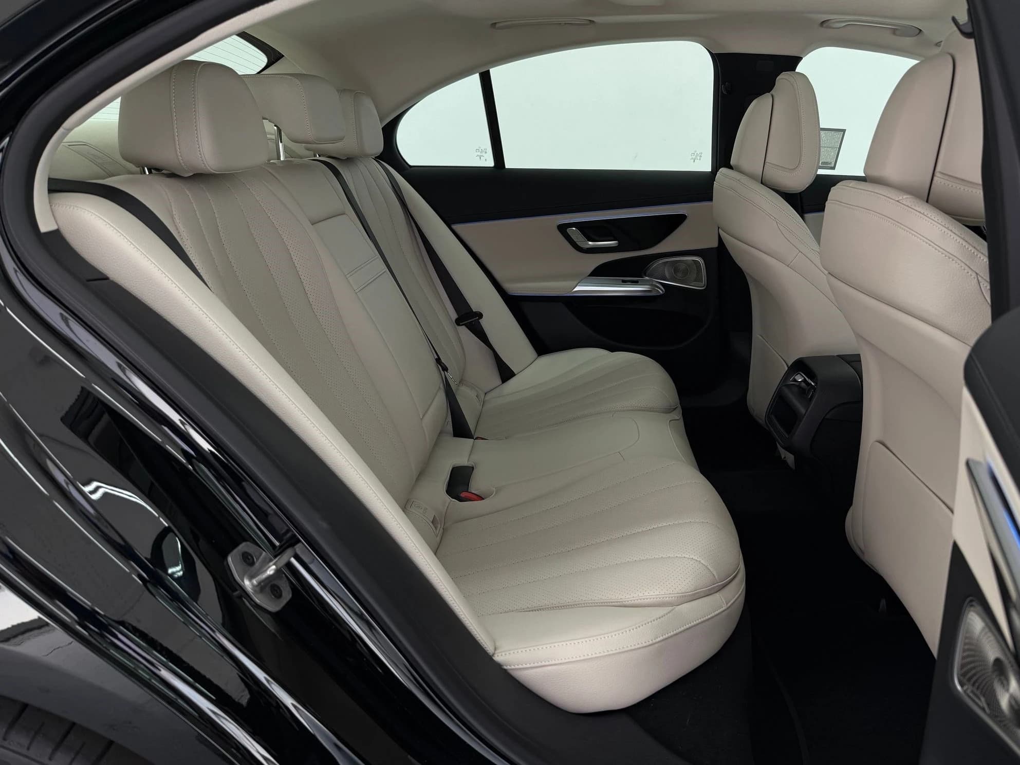 Mercedes-Benz E-Class E 350 RWD Sedan 2026 — side view