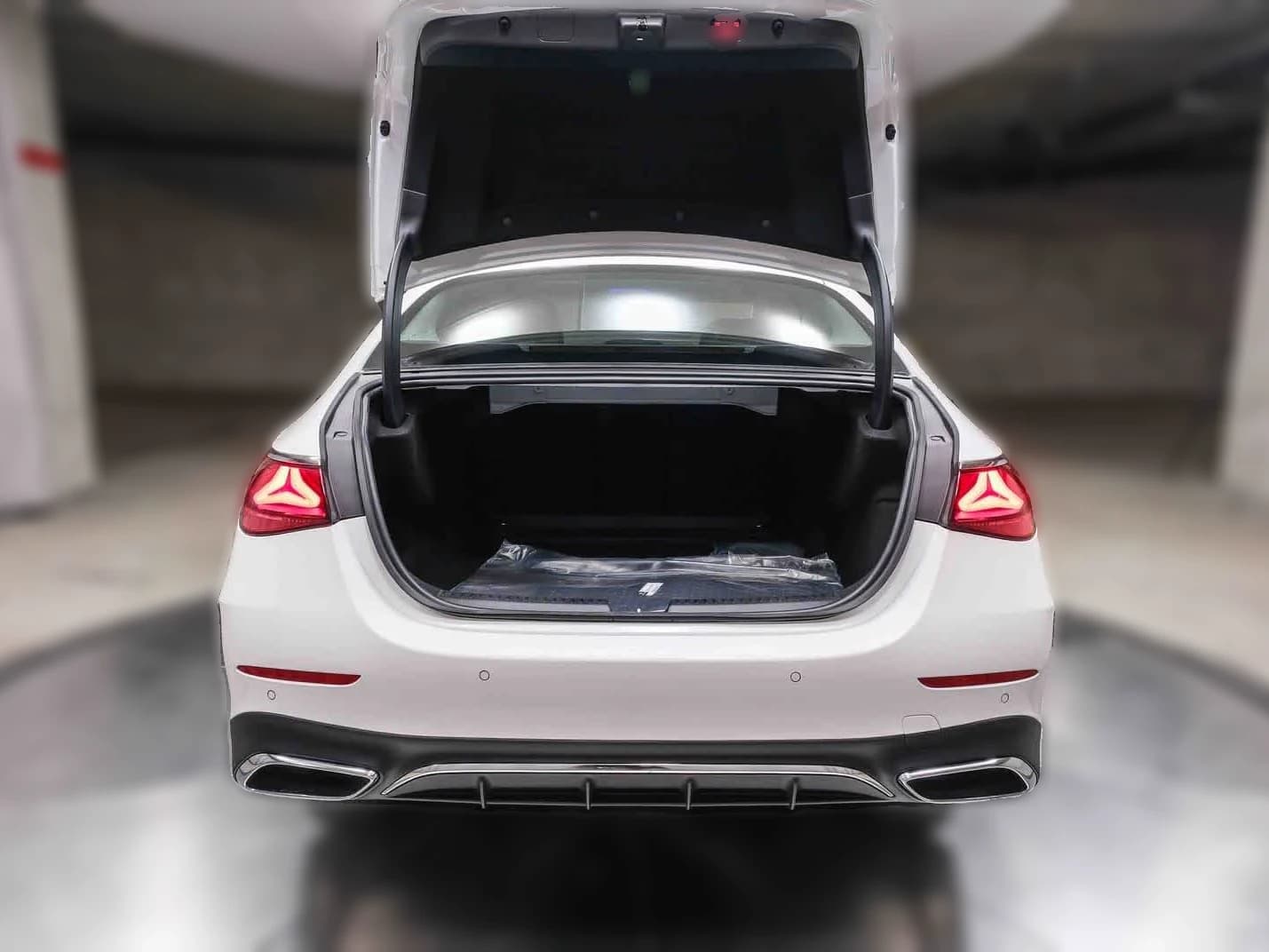 Mercedes-Benz E-Class E 350 RWD Sedan 2026 — side view