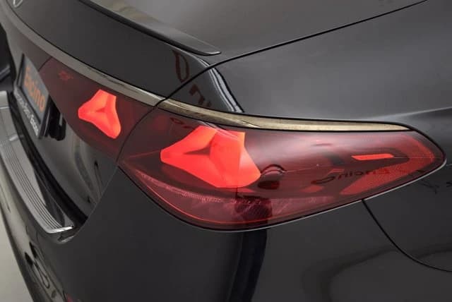 Mercedes-Benz E-Class E 350 RWD Sedan 2027 — side view