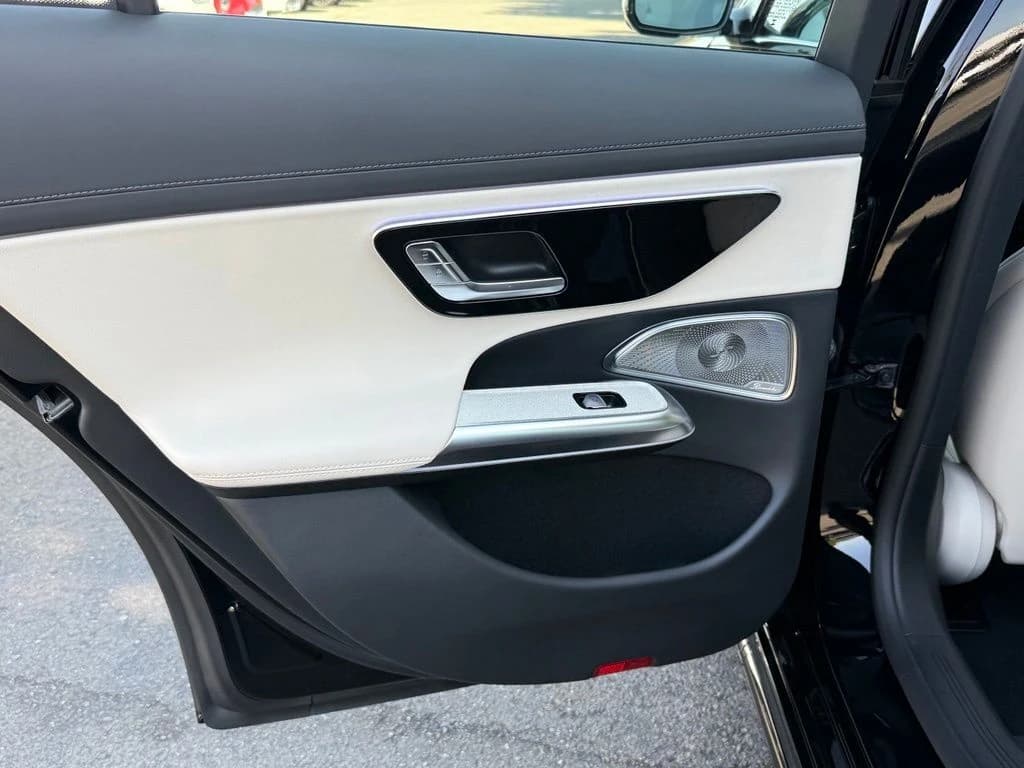 Mercedes-Benz E-Class E 350 RWD Sedan 2027 — side view
