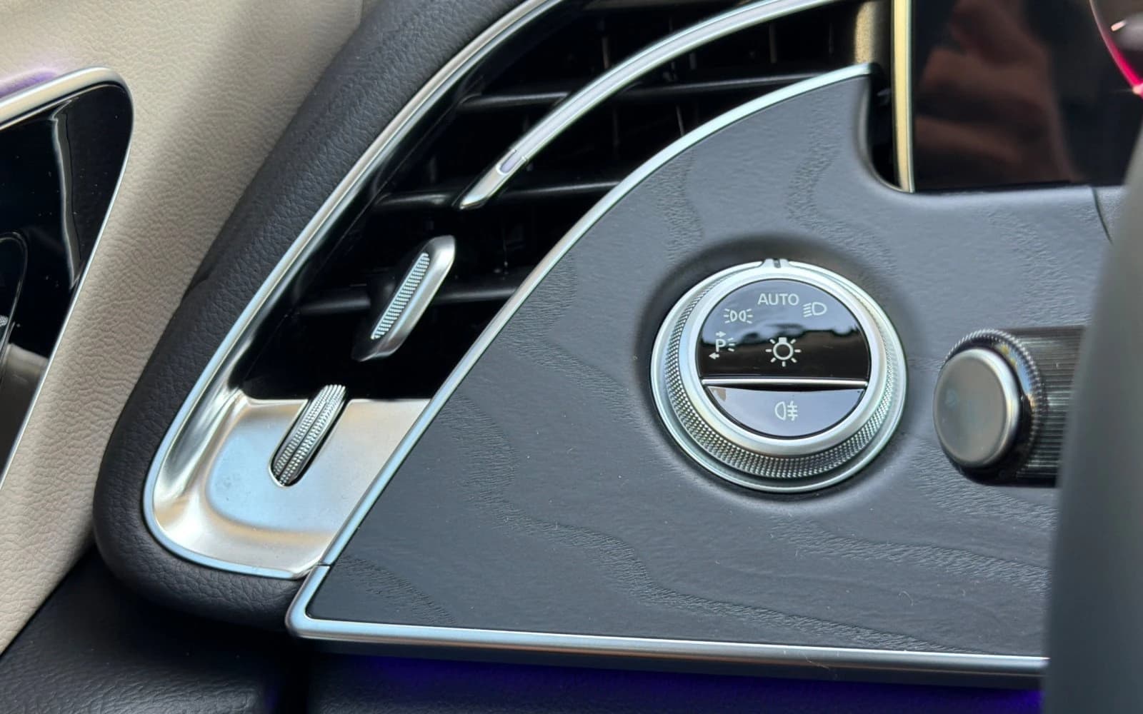 Mercedes-Benz E-Class E 350 RWD Sedan 2027 — side view