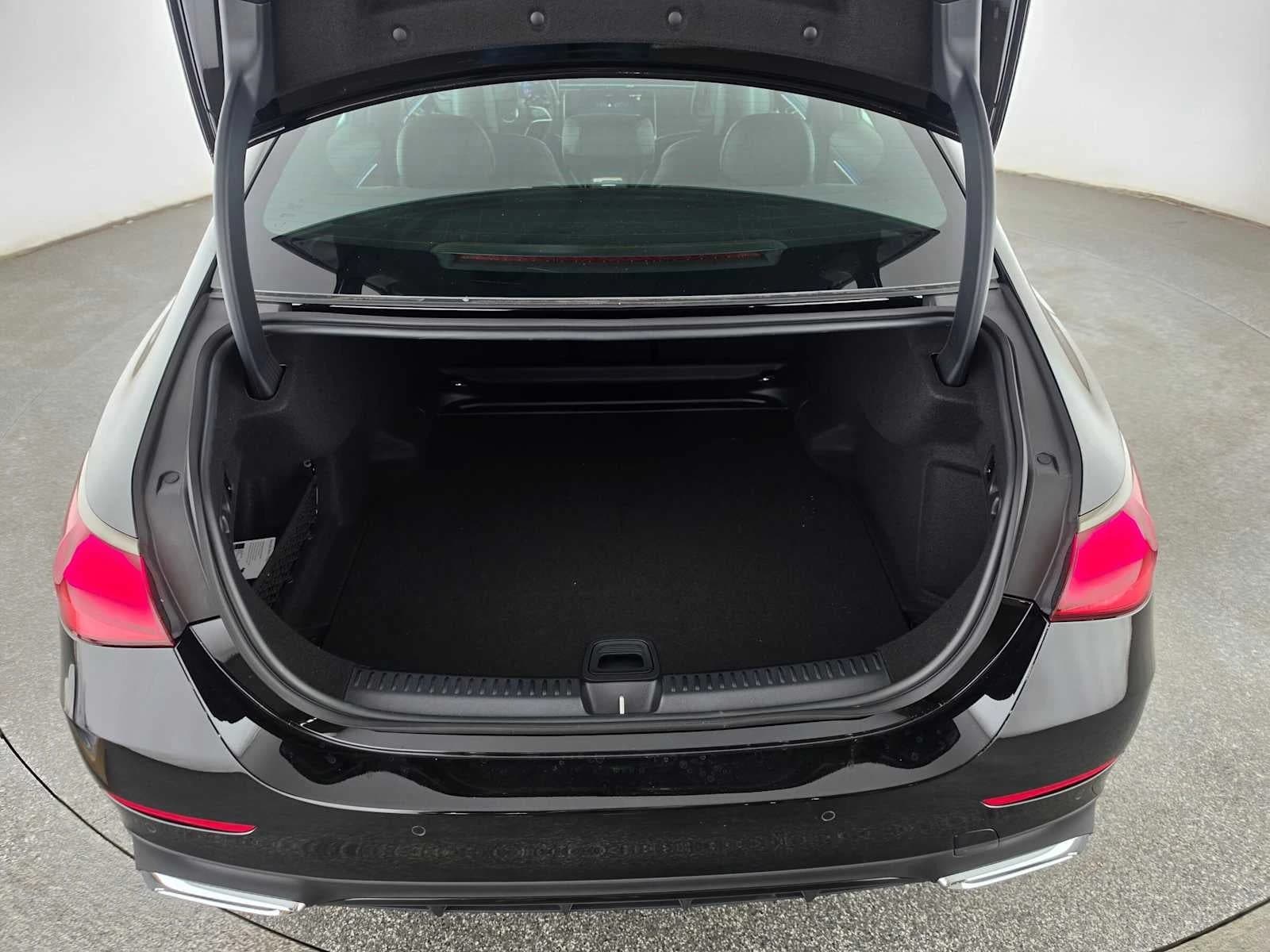 Mercedes-Benz E-Class E 350 RWD Sedan 2027 — side view
