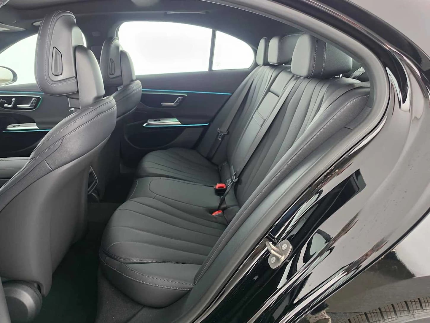 Mercedes-Benz E-Class E 350 RWD Sedan 2027 — side view