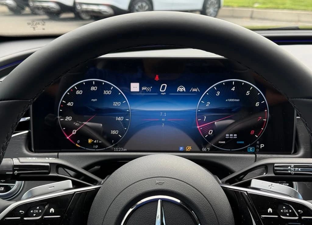 Mercedes-Benz E-Class E 350 RWD Sedan 2026 — side view