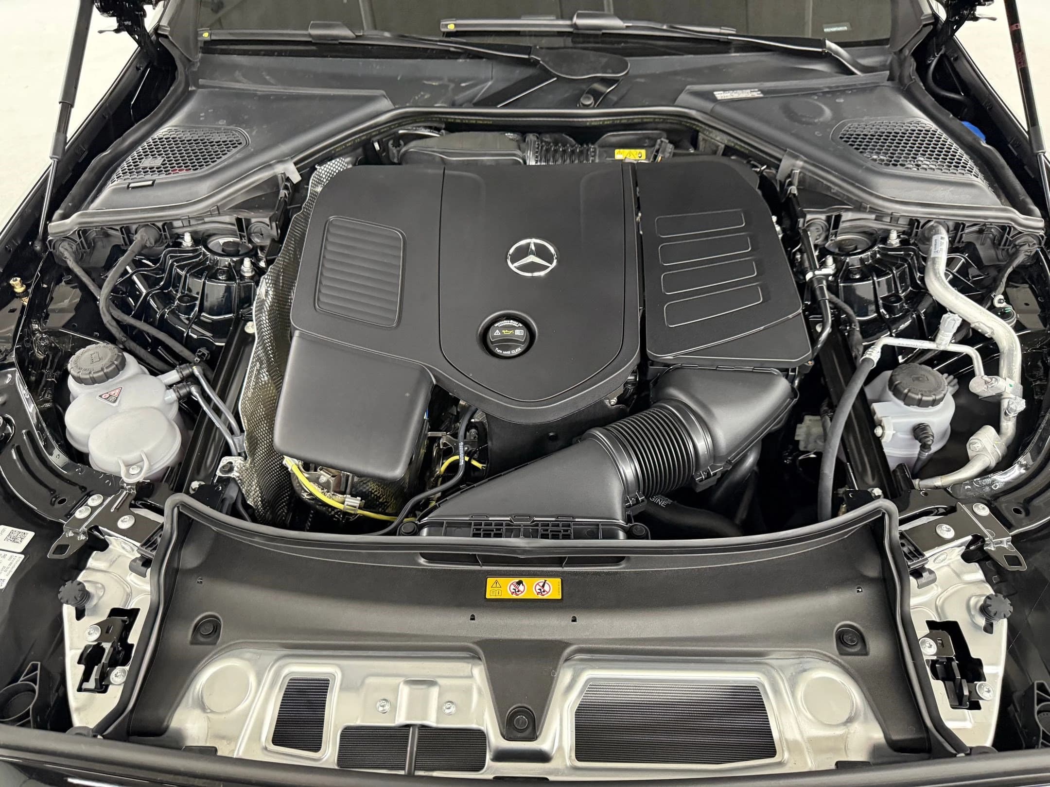 Mercedes-Benz E-Class E 350 RWD Sedan 2026 — side view