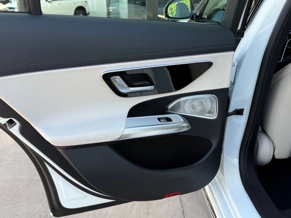 Mercedes-Benz E-Class E 350 RWD Sedan 2027 — side view
