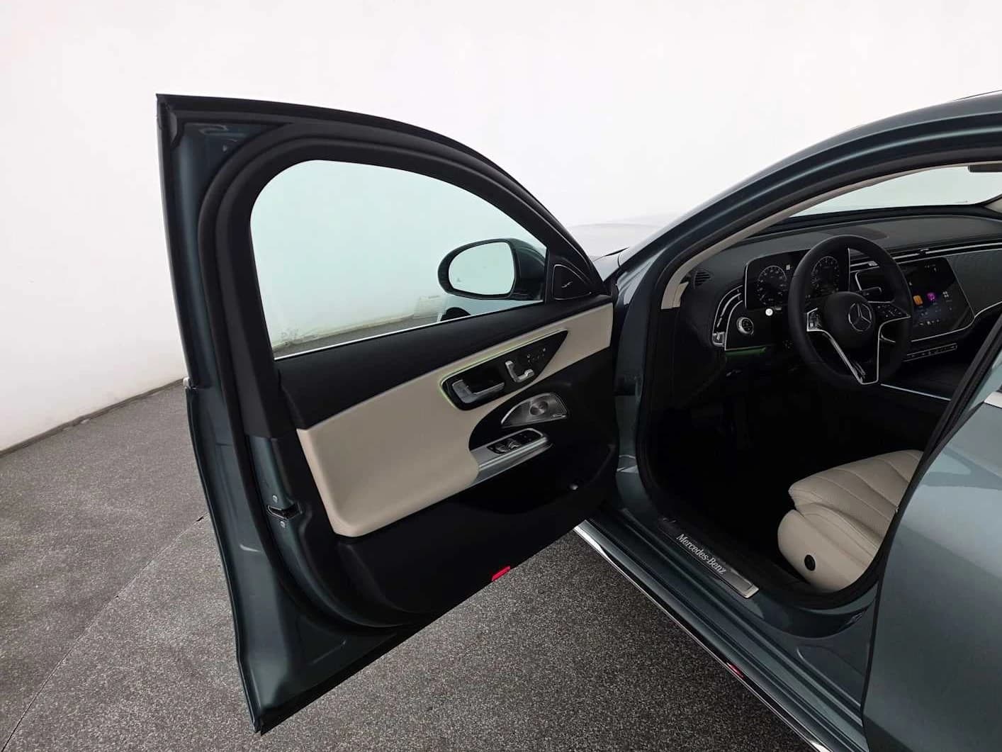 Mercedes-Benz E-Class E 350 RWD Sedan 2027 — side view